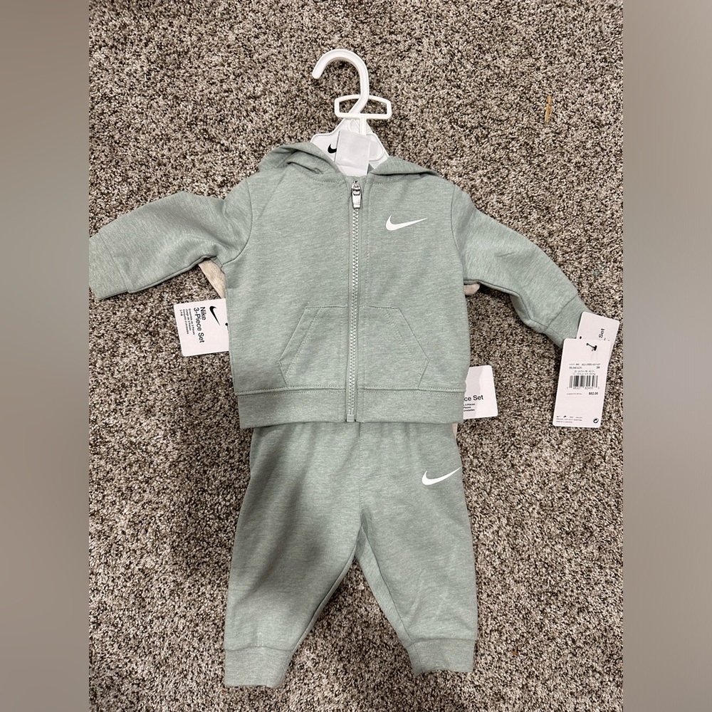 Baby Nike outfit 3months